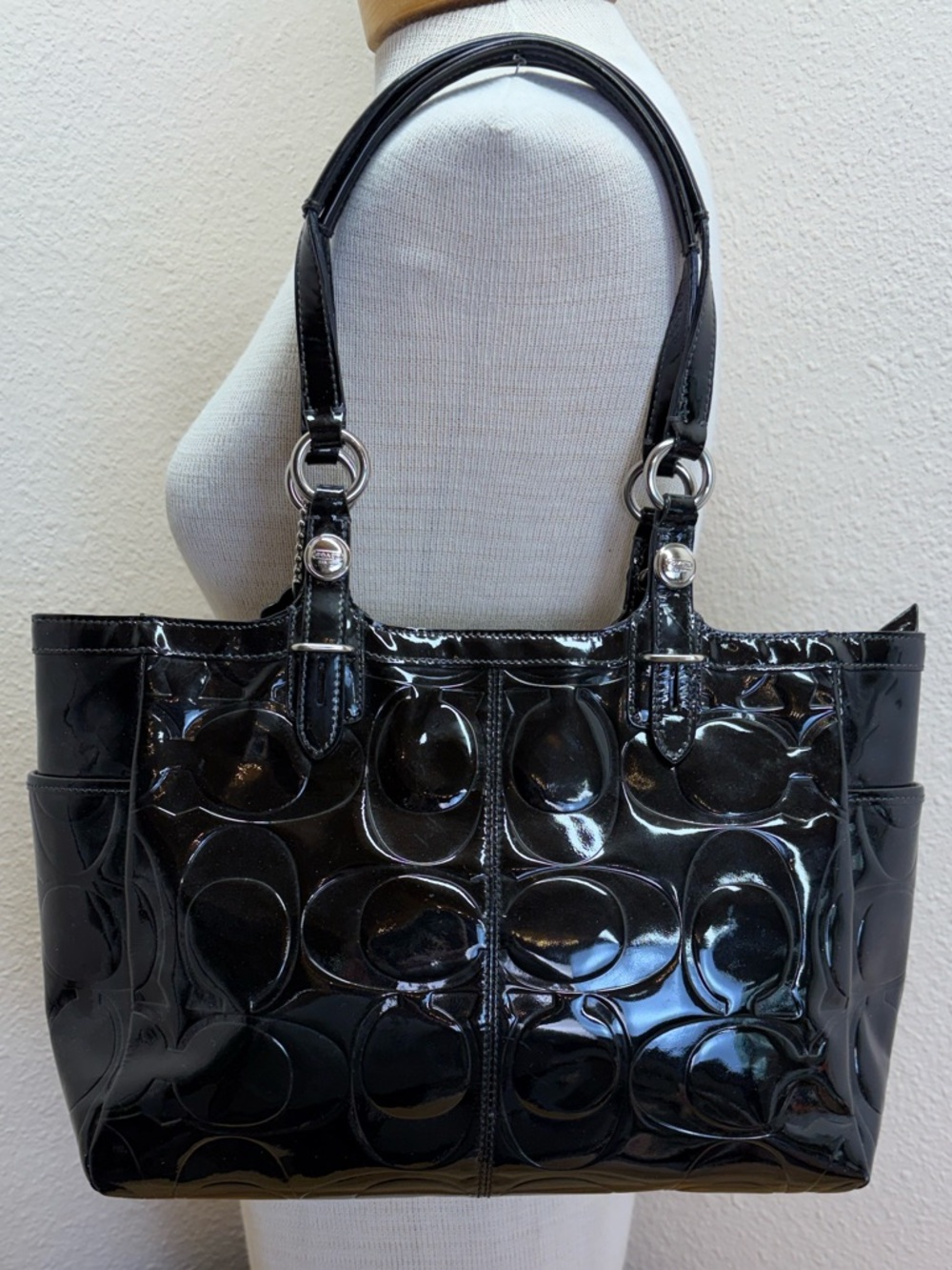 Coach Gallery Tote Black Embossed Signature Patent Leather Shoulder Bag F15246 - Picture 3 of 13